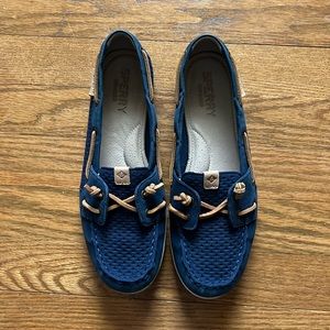 Navy blue Sperrys